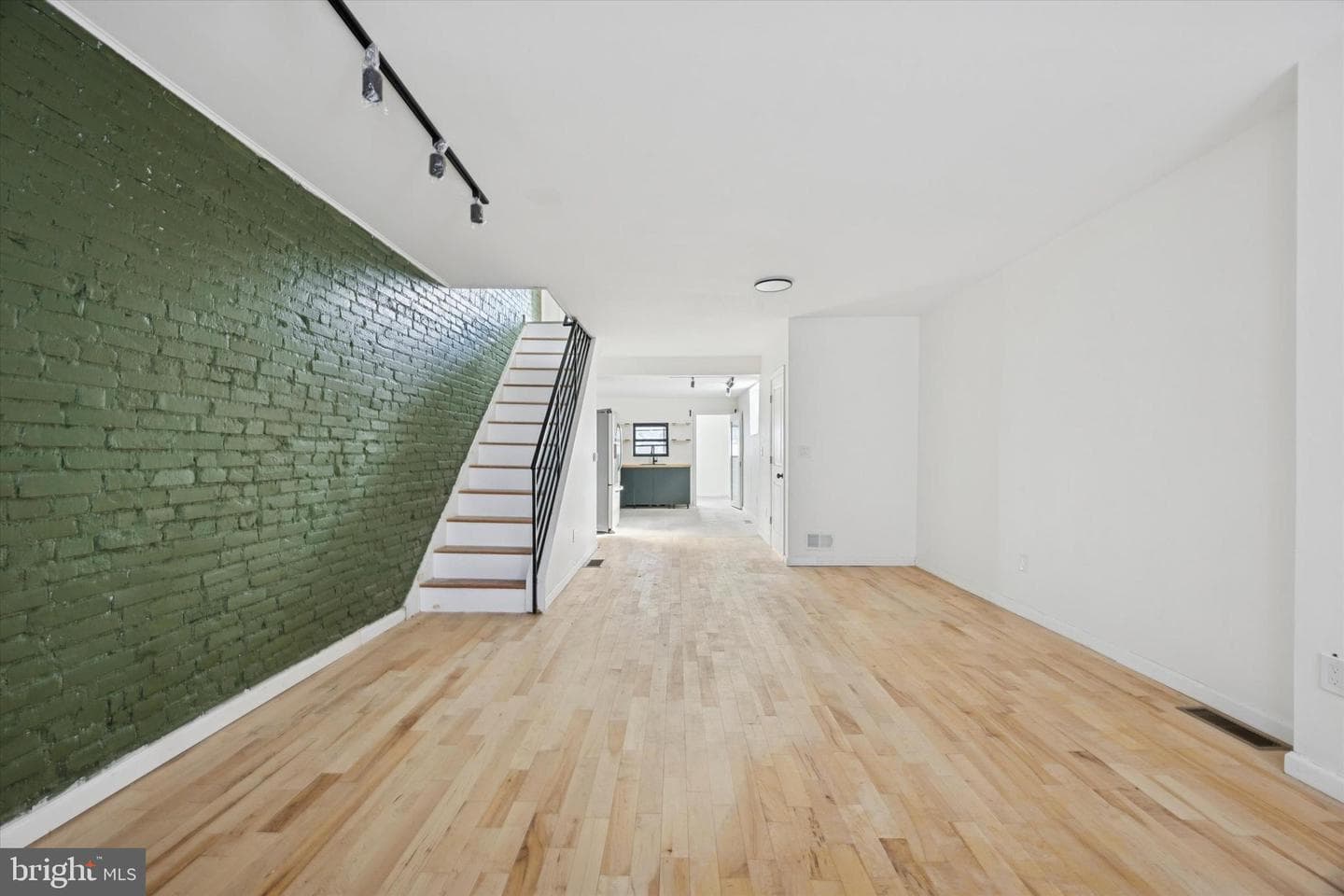 1253 S 32nd Street photo 3