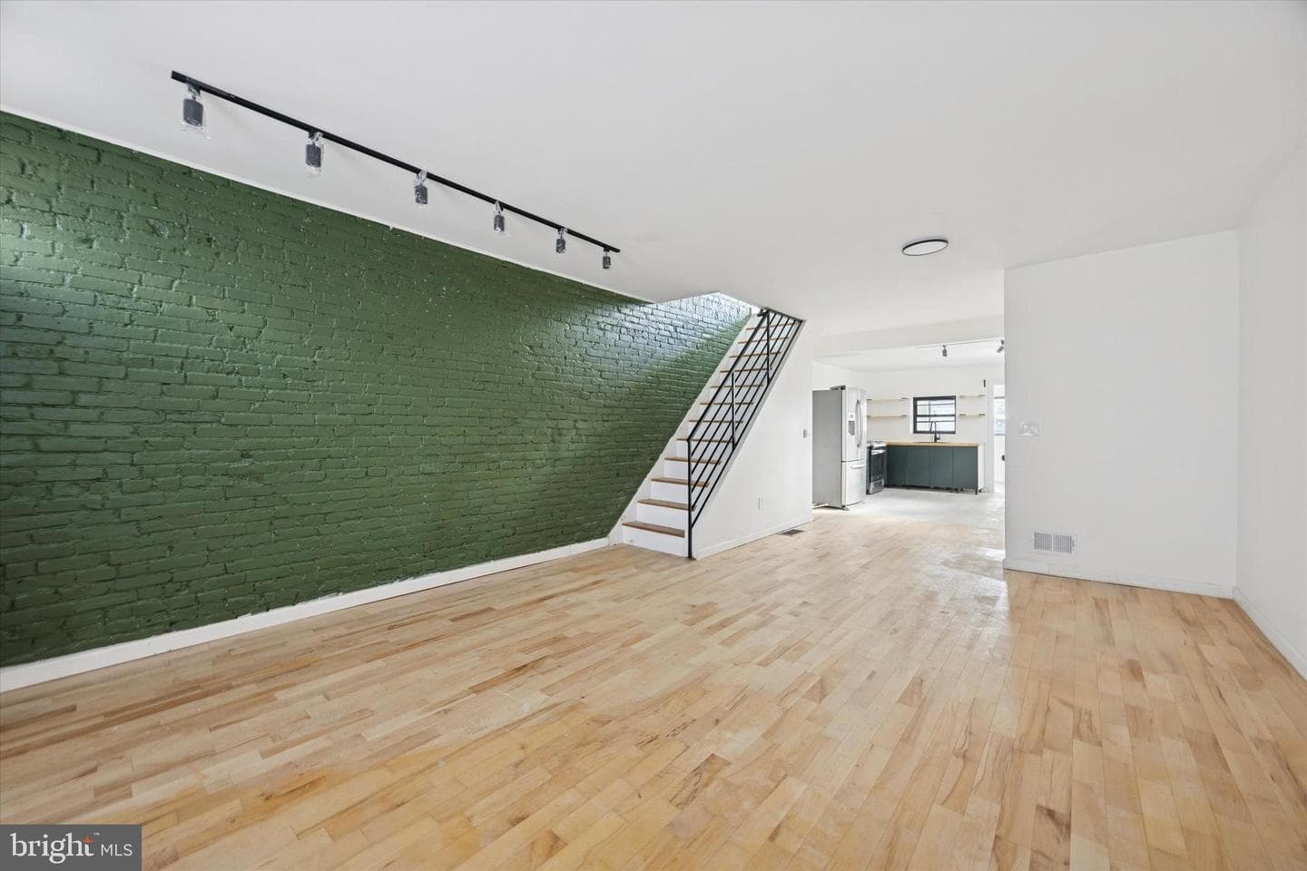 1253 S 32nd Street photo 4