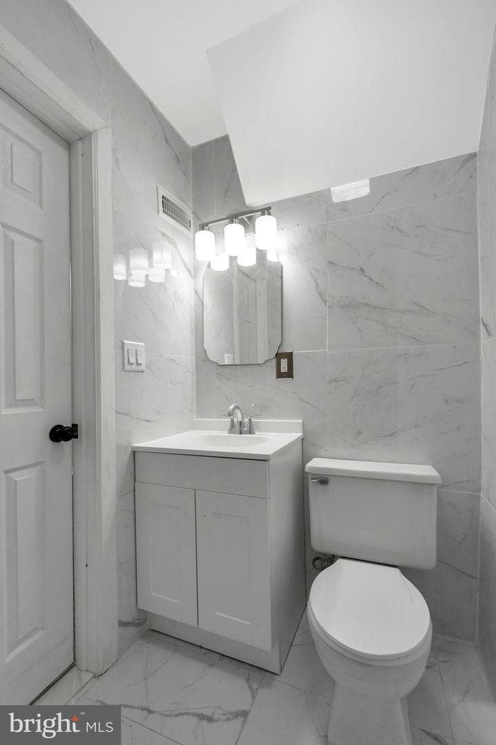 5741 Arch Street photo 13