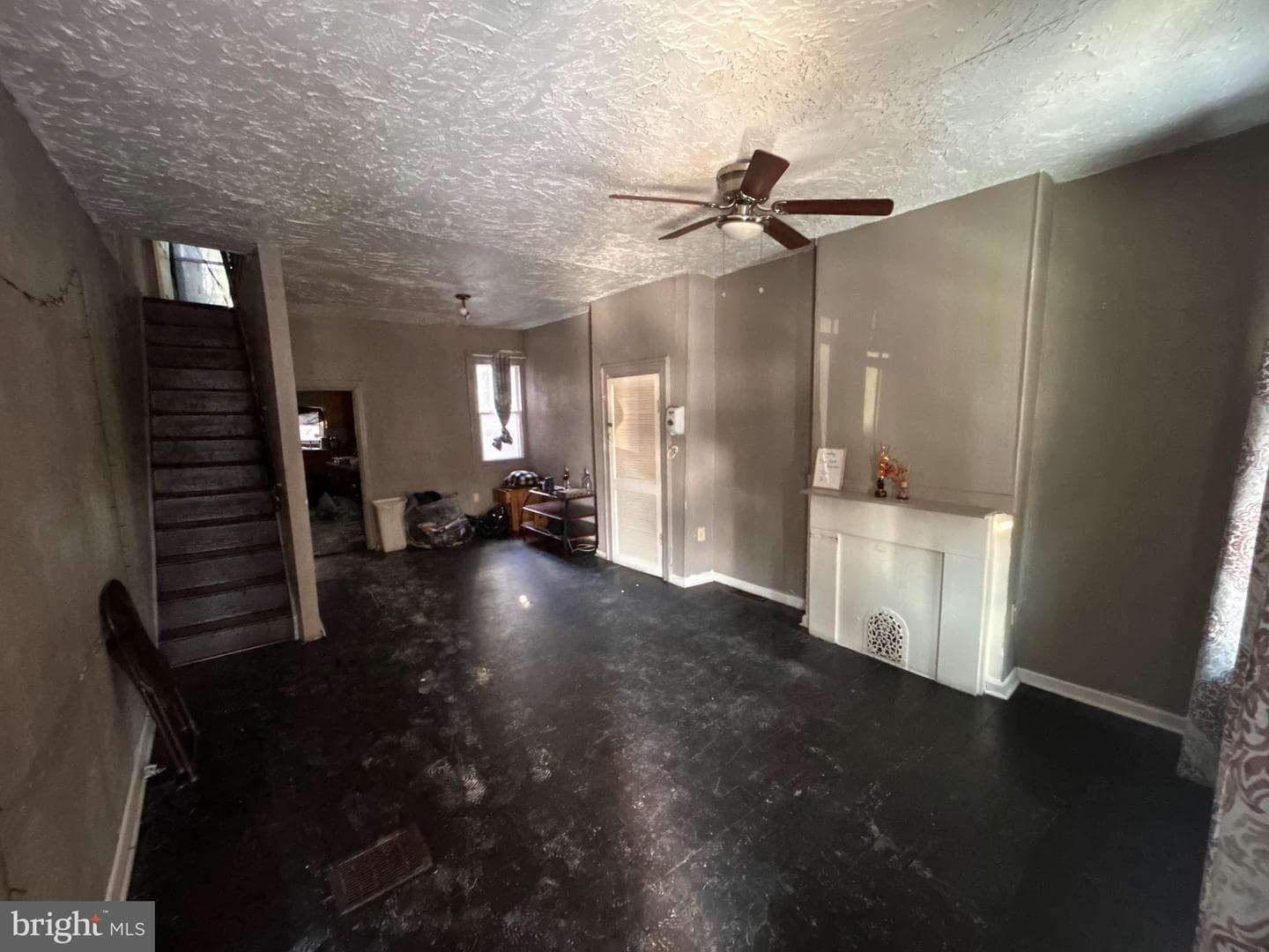 1241 W Firth Street photo 3
