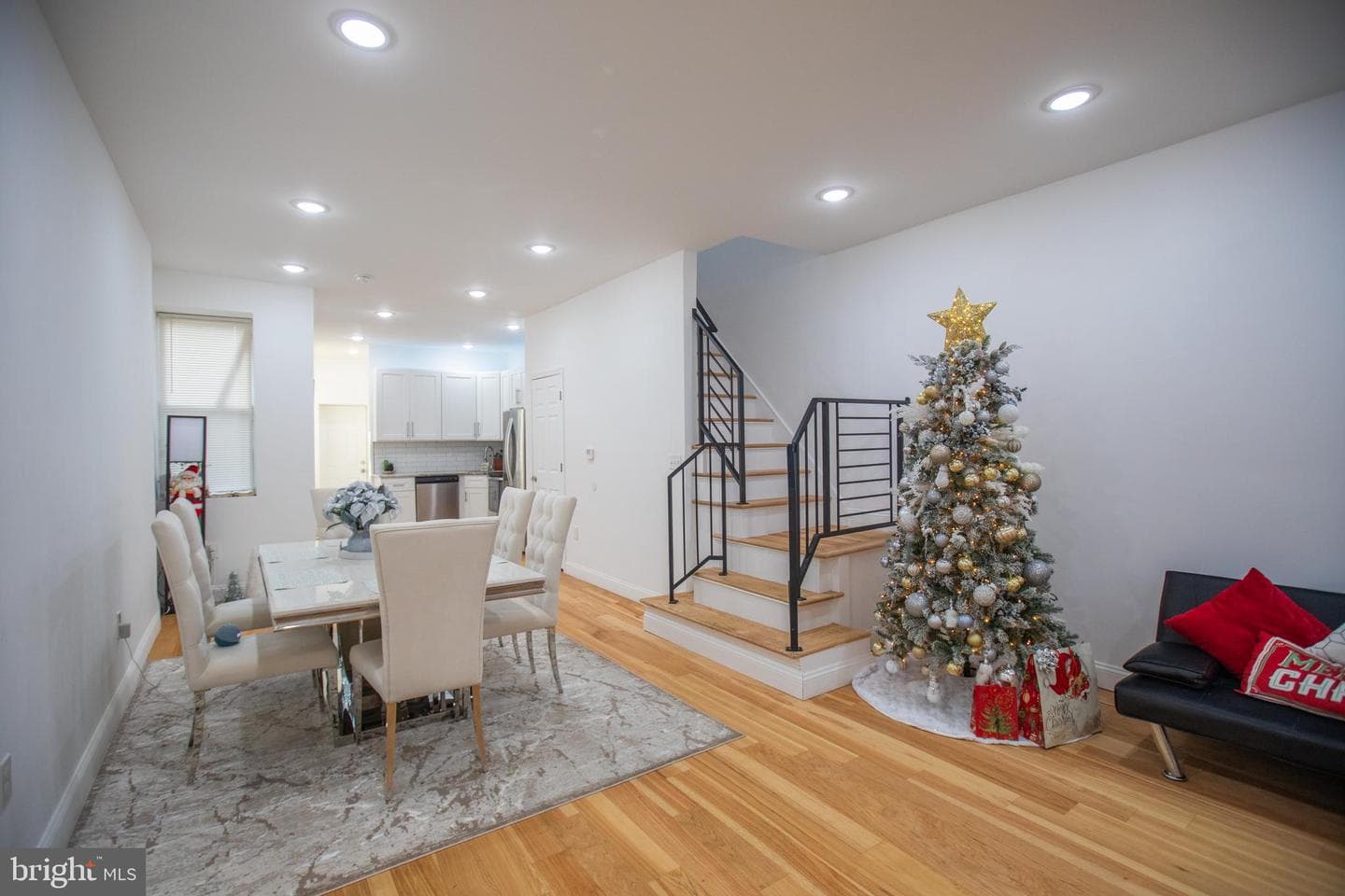 1424 S Vogdes Street photo 6