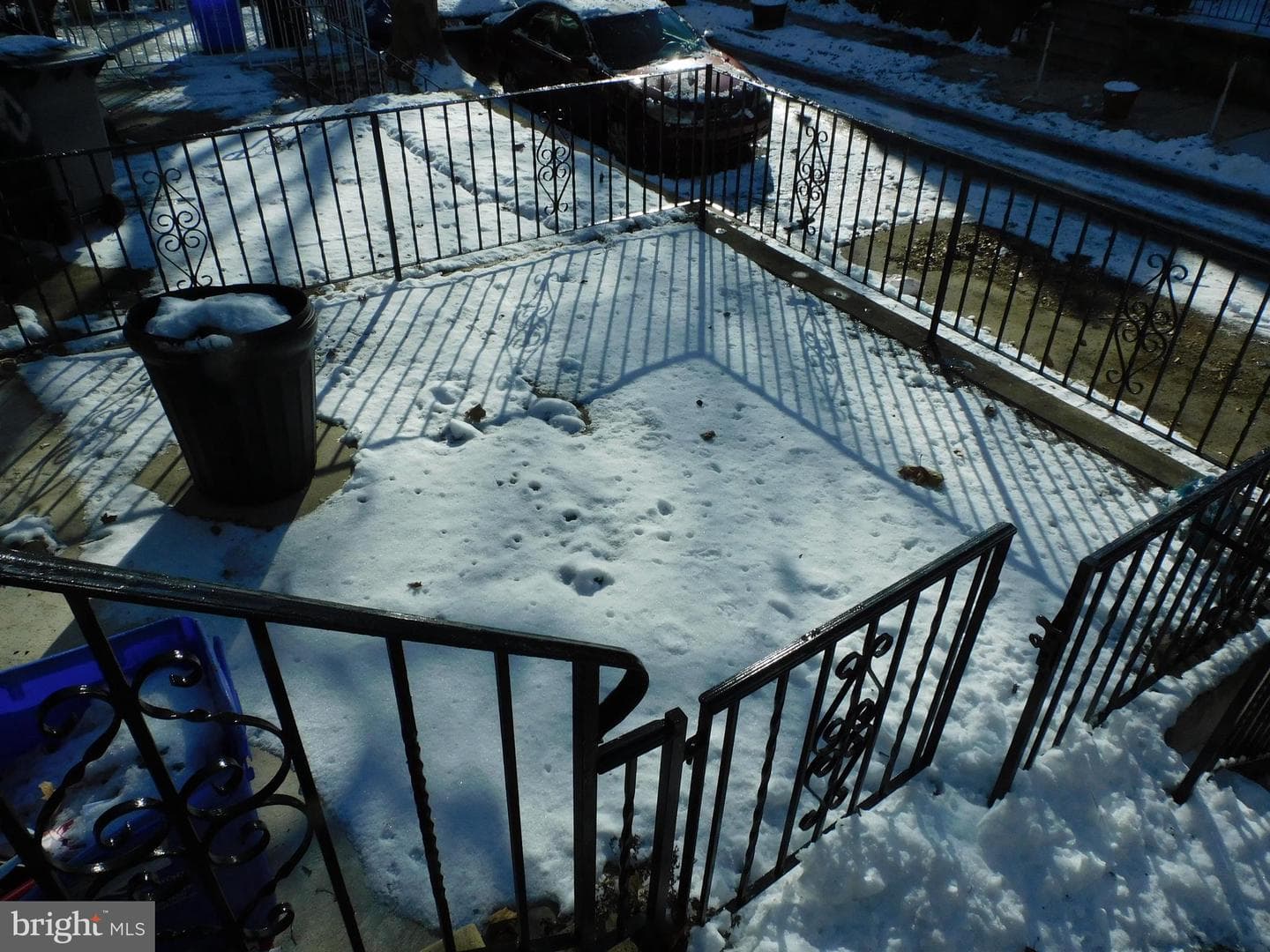 573 E Carver Street photo 3