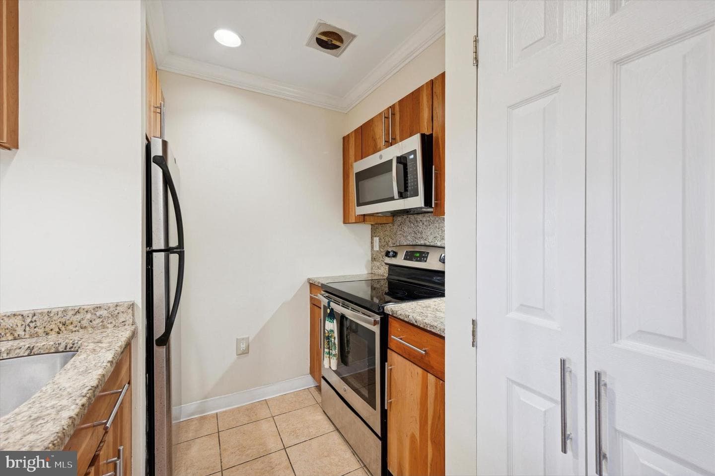 1601 Spring Garden St # 205 photo 3