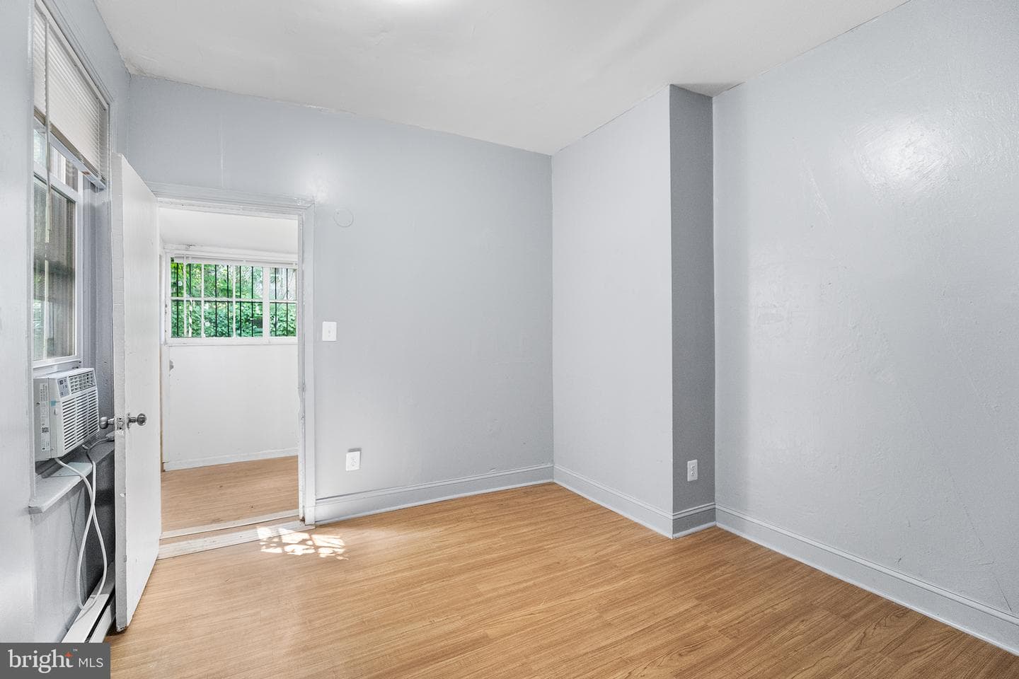 1624 Edgley St photo 10