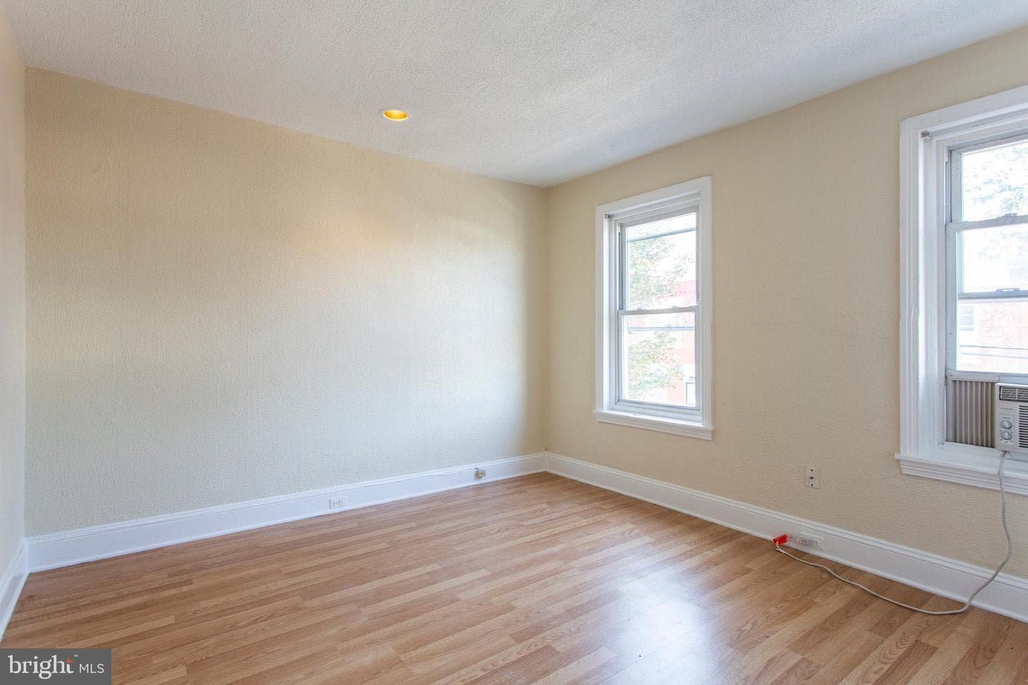 3911 Warren Street photo 14