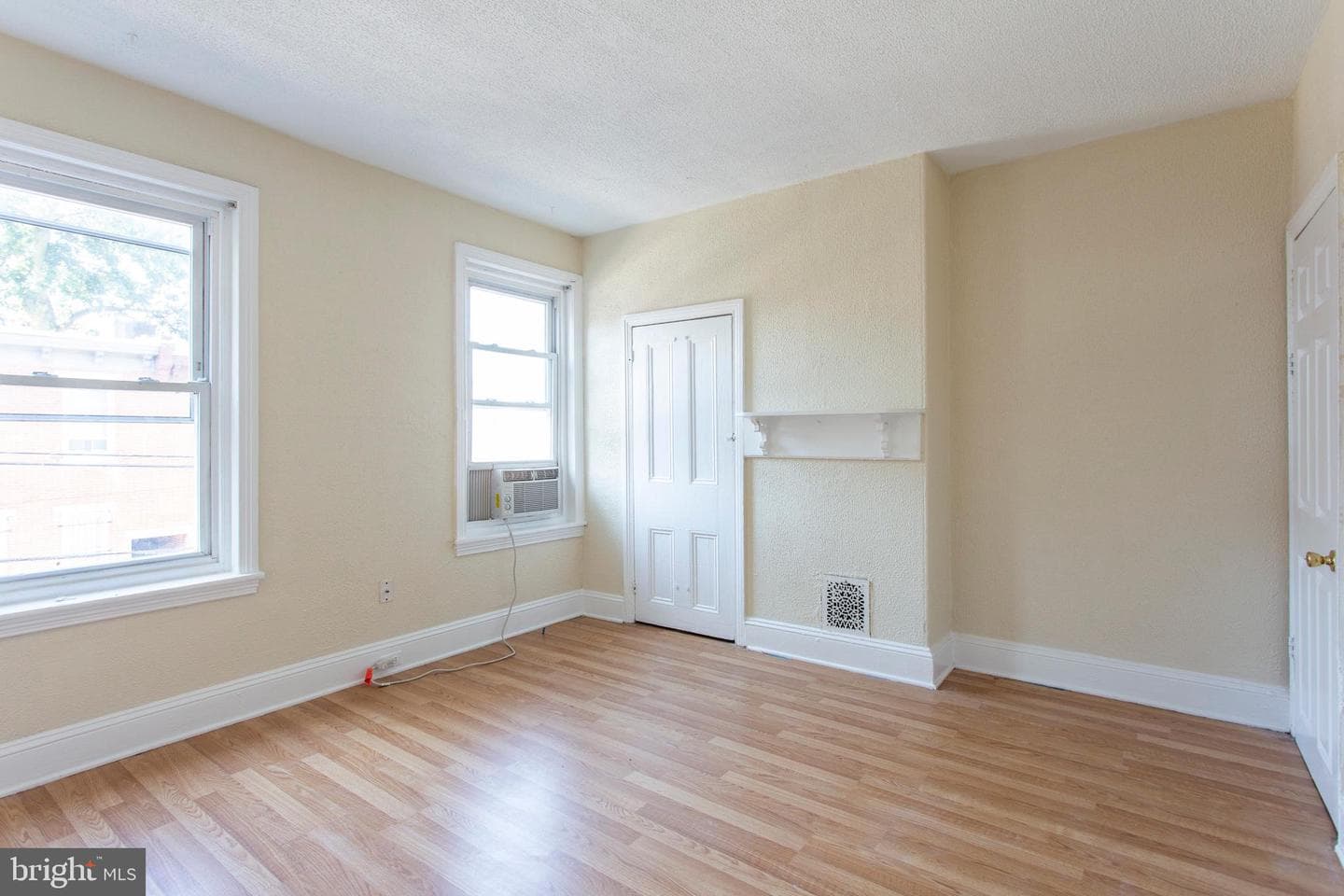 3911 Warren Street photo 15
