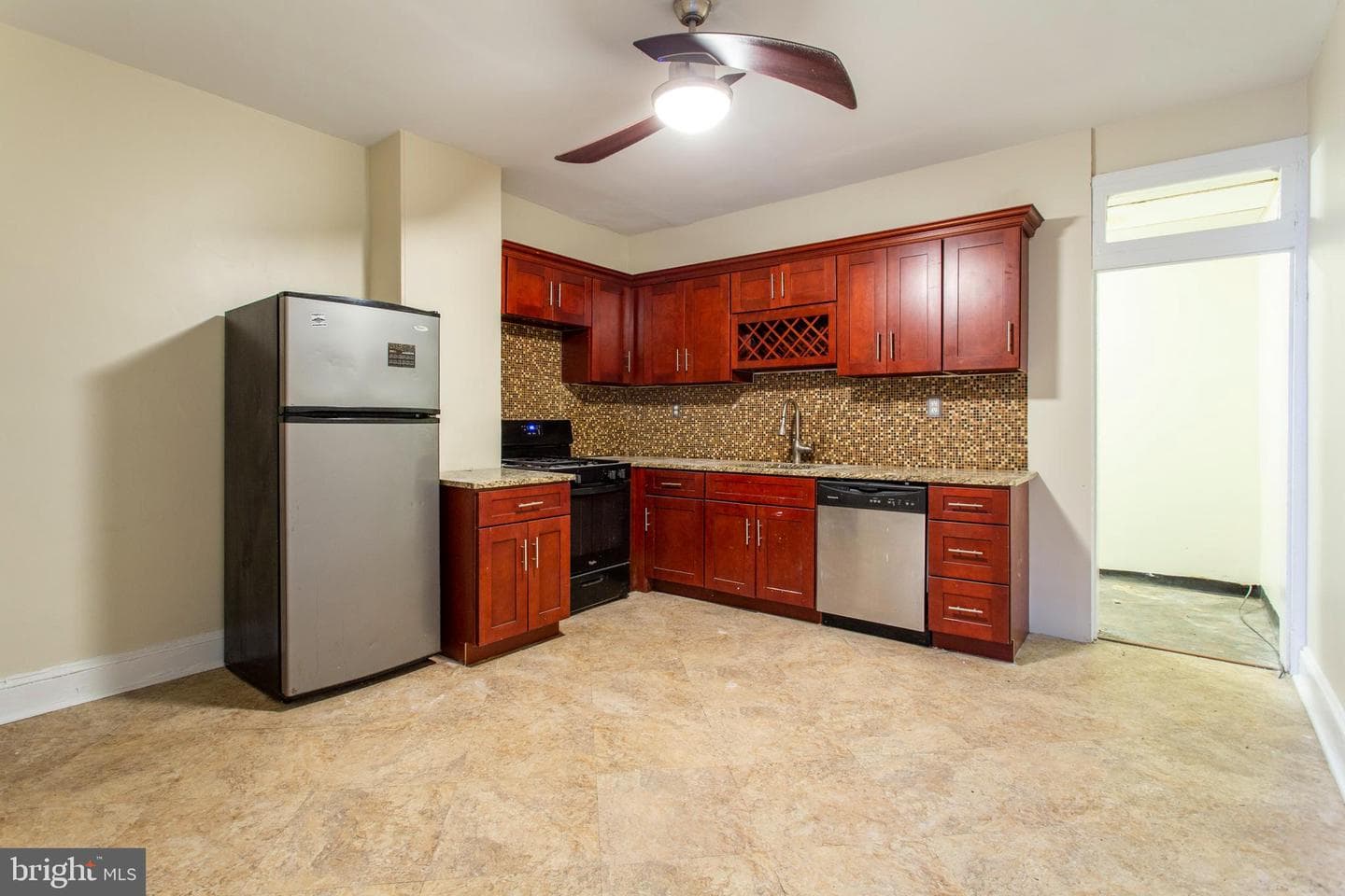 3911 Warren Street photo 7