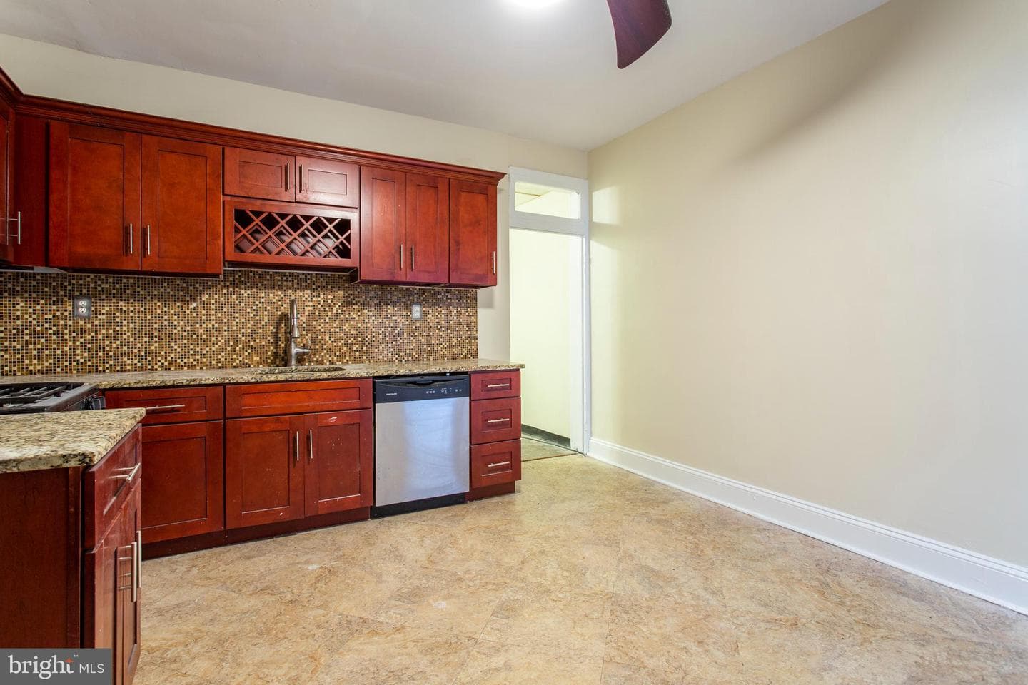 3911 Warren Street photo 9