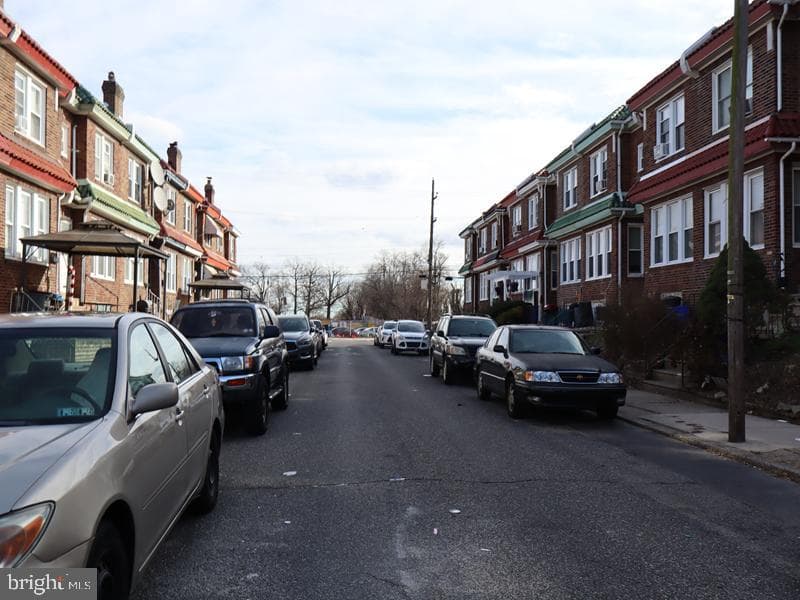 221 Kenilworth Avenue photo 4
