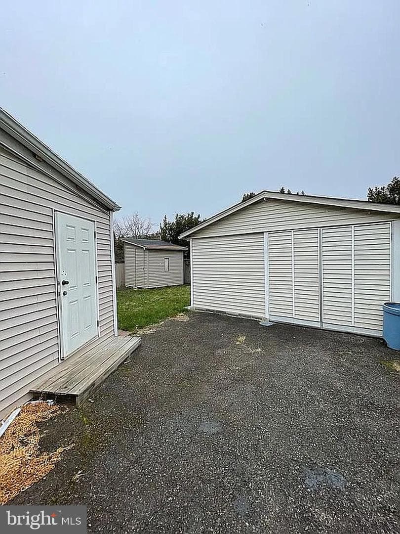 1715 Rhawn Street photo 8