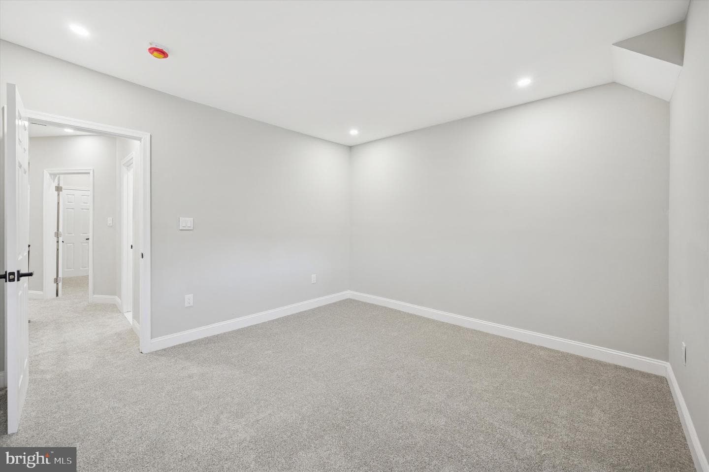 5722 Florence Avenue photo 27