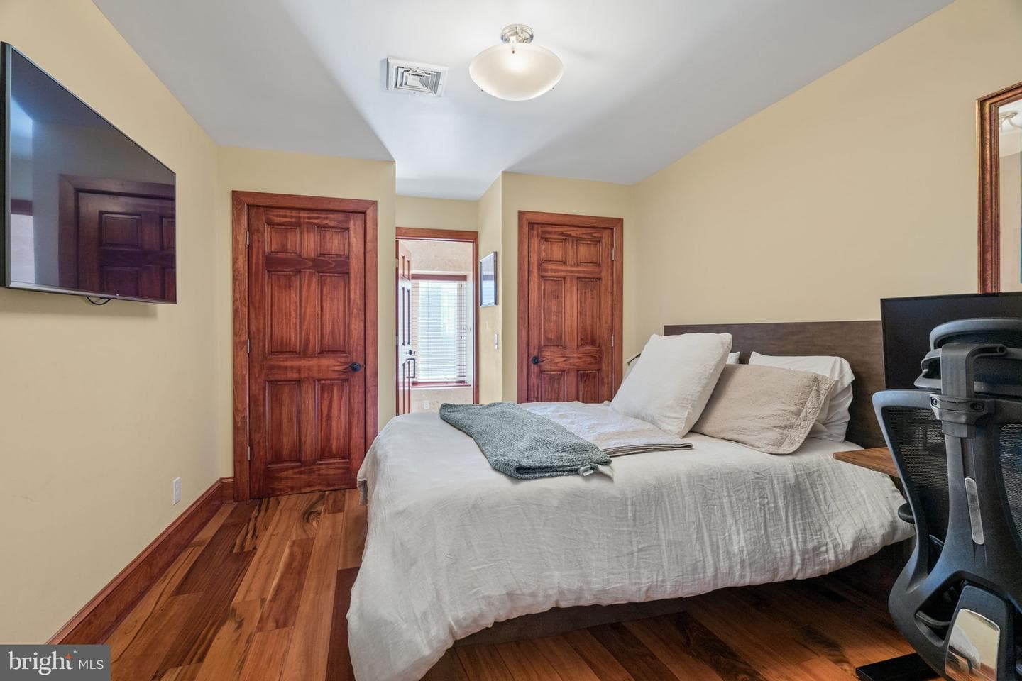 802 Locust Street #201 photo 24