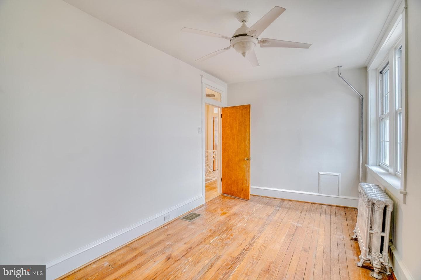 4501 Edgemont Street photo 25