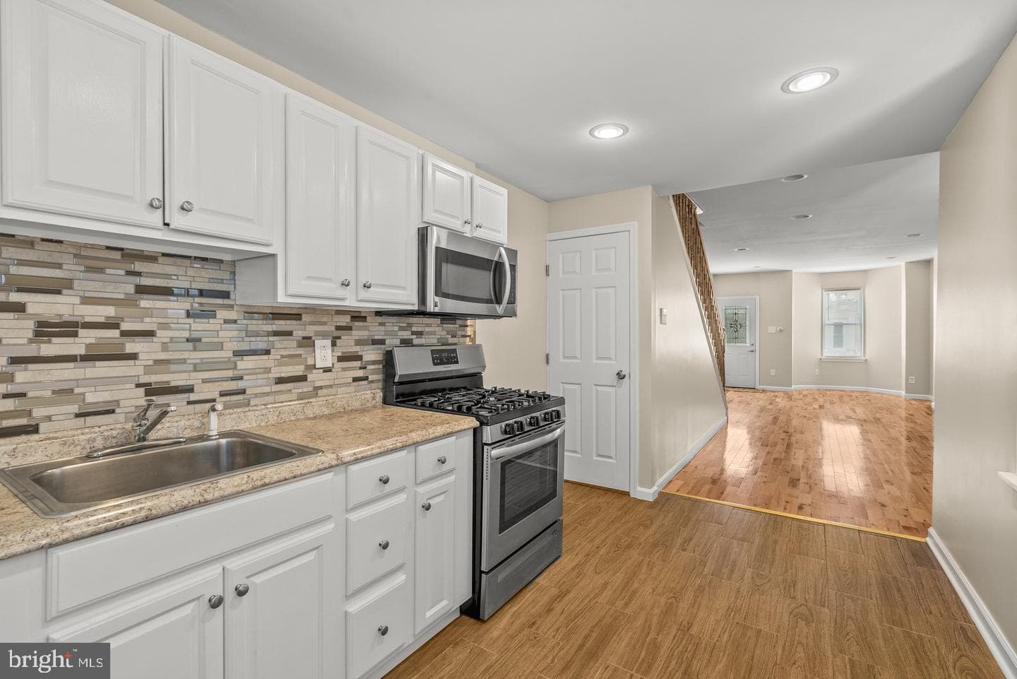 2512 N Marshall Street photo 9