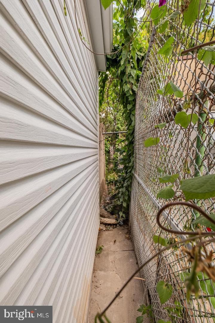 2215 N Mutter Street photo 14
