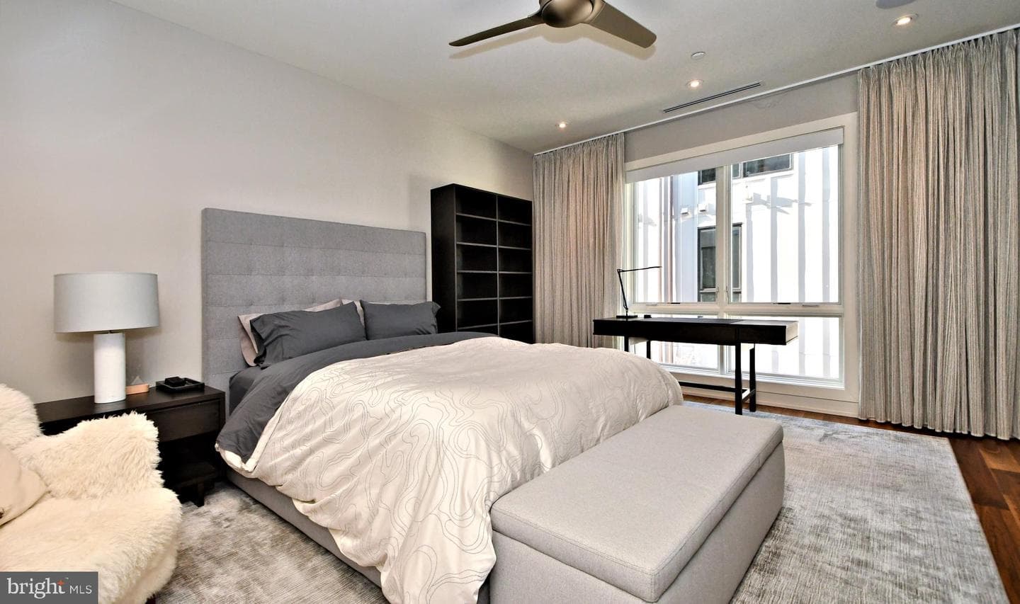 624 N Bodine Street photo 66