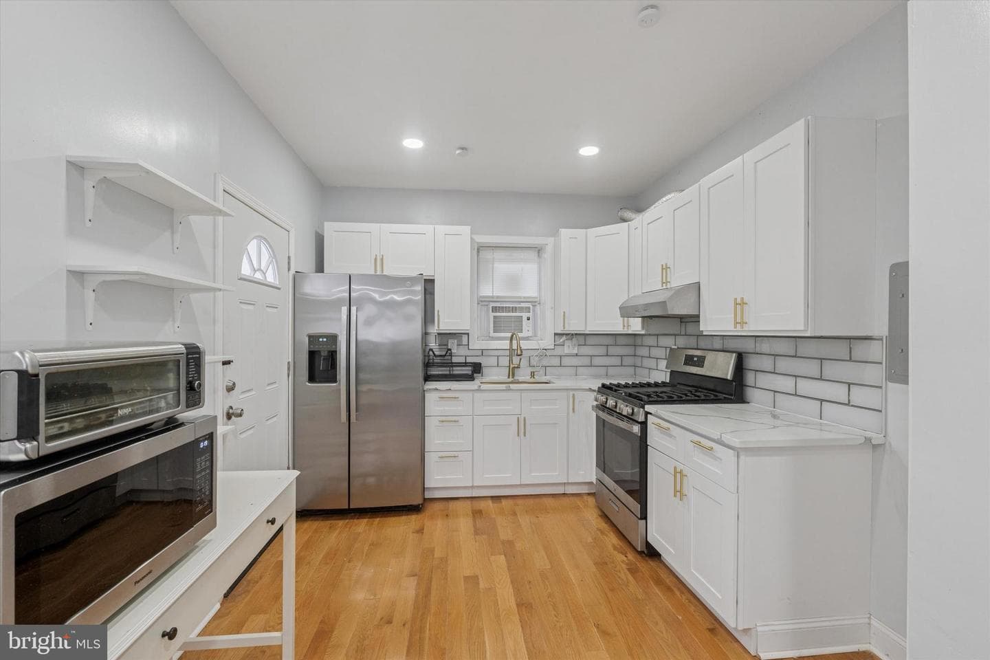 3055 Hartville Street photo 5