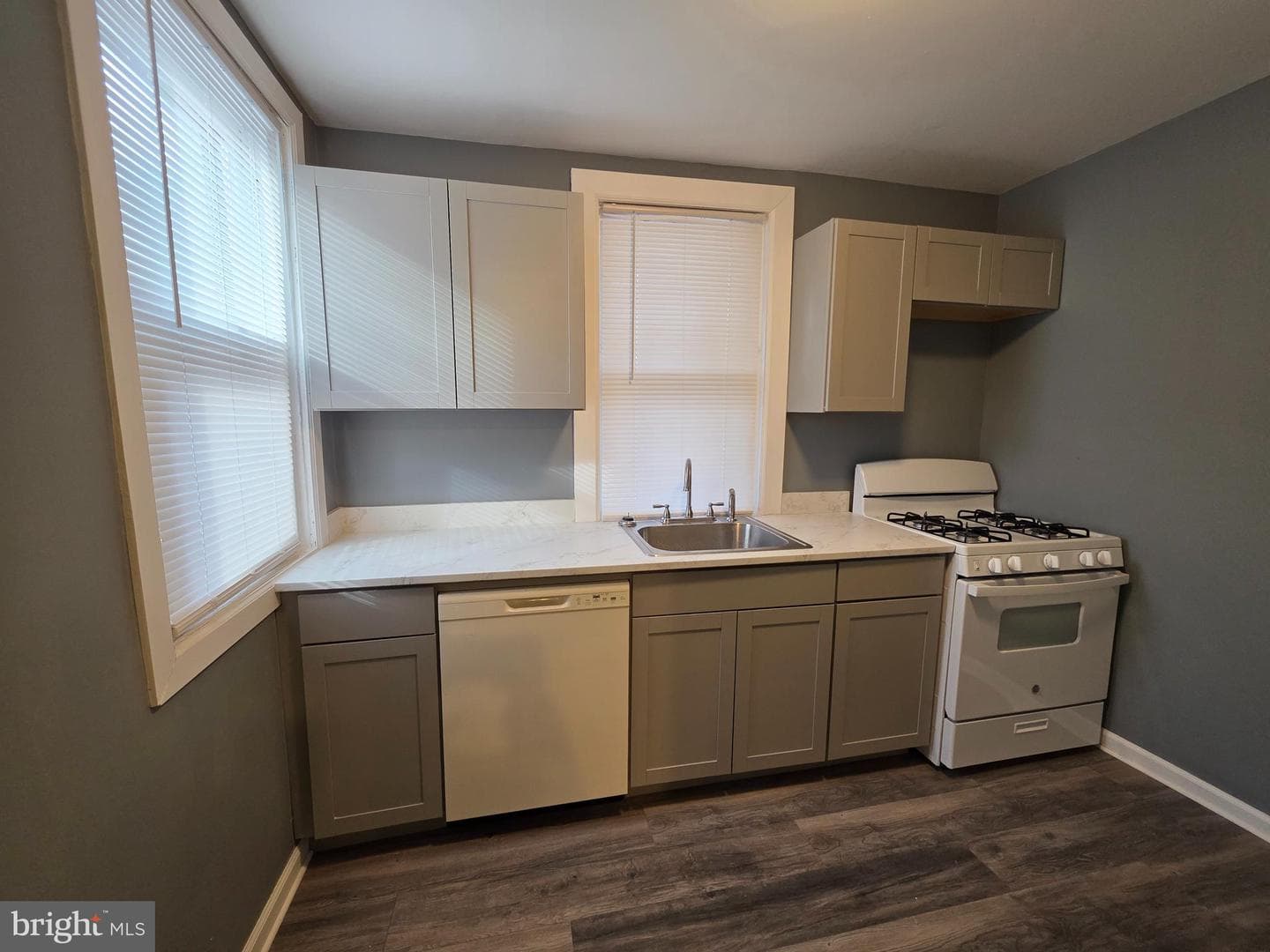 2147 Eastburn Avenue photo 3