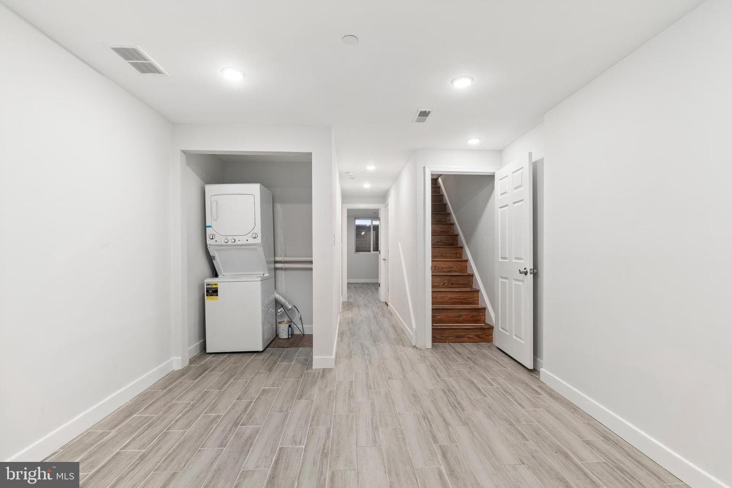 827 Leland Street photo 31