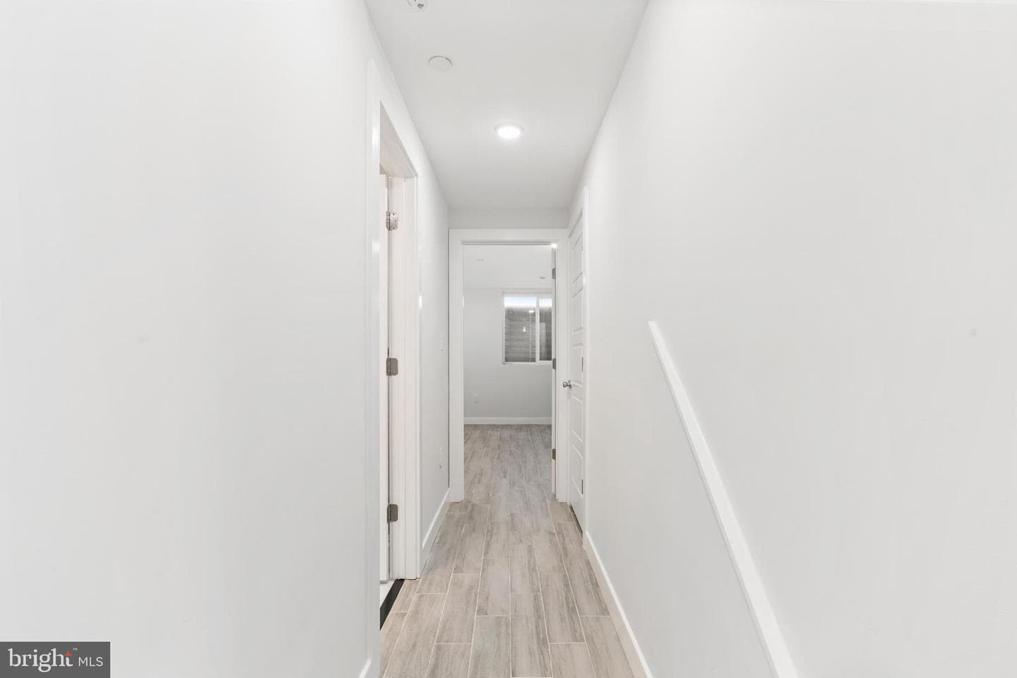 827 Leland Street photo 32