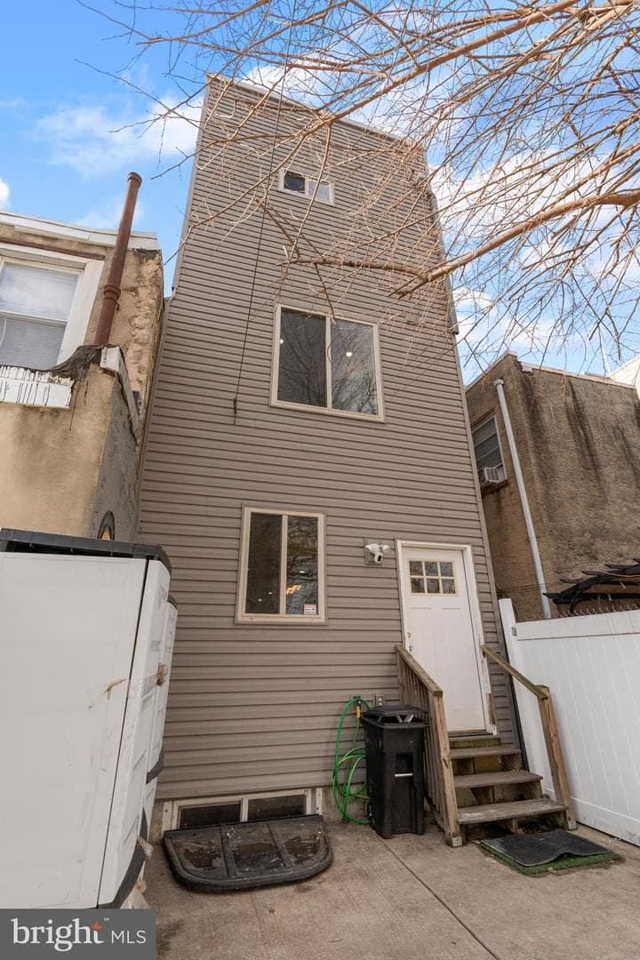 827 Leland Street photo 38