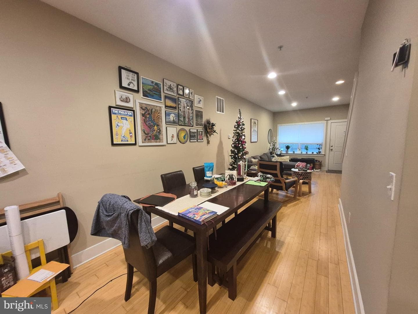 2544 Montrose Street photo 4