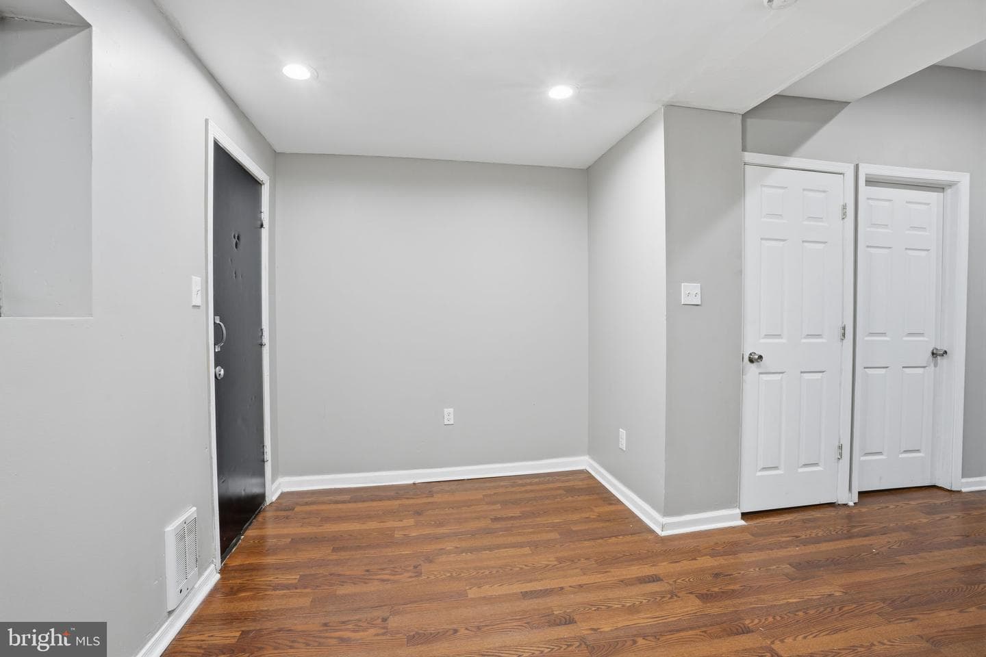 1866 E Cornwall Street photo 13