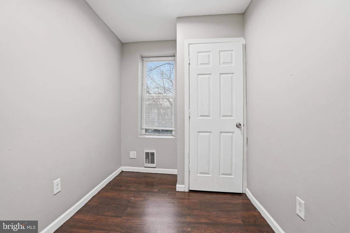 1866 E Cornwall Street photo 16