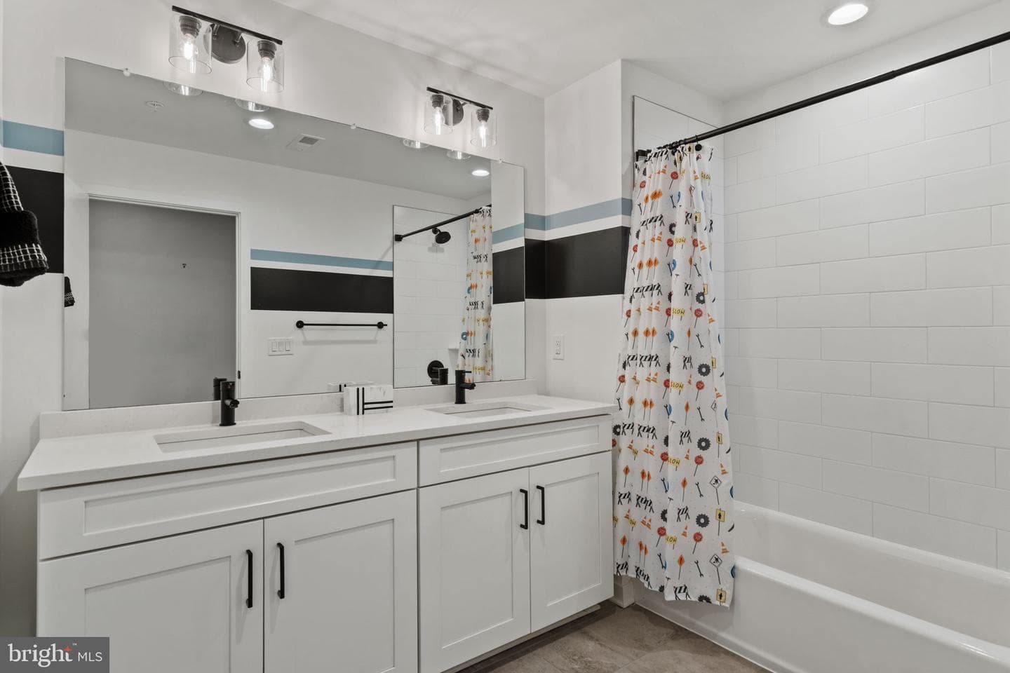 3200 Parkview Walk photo 21