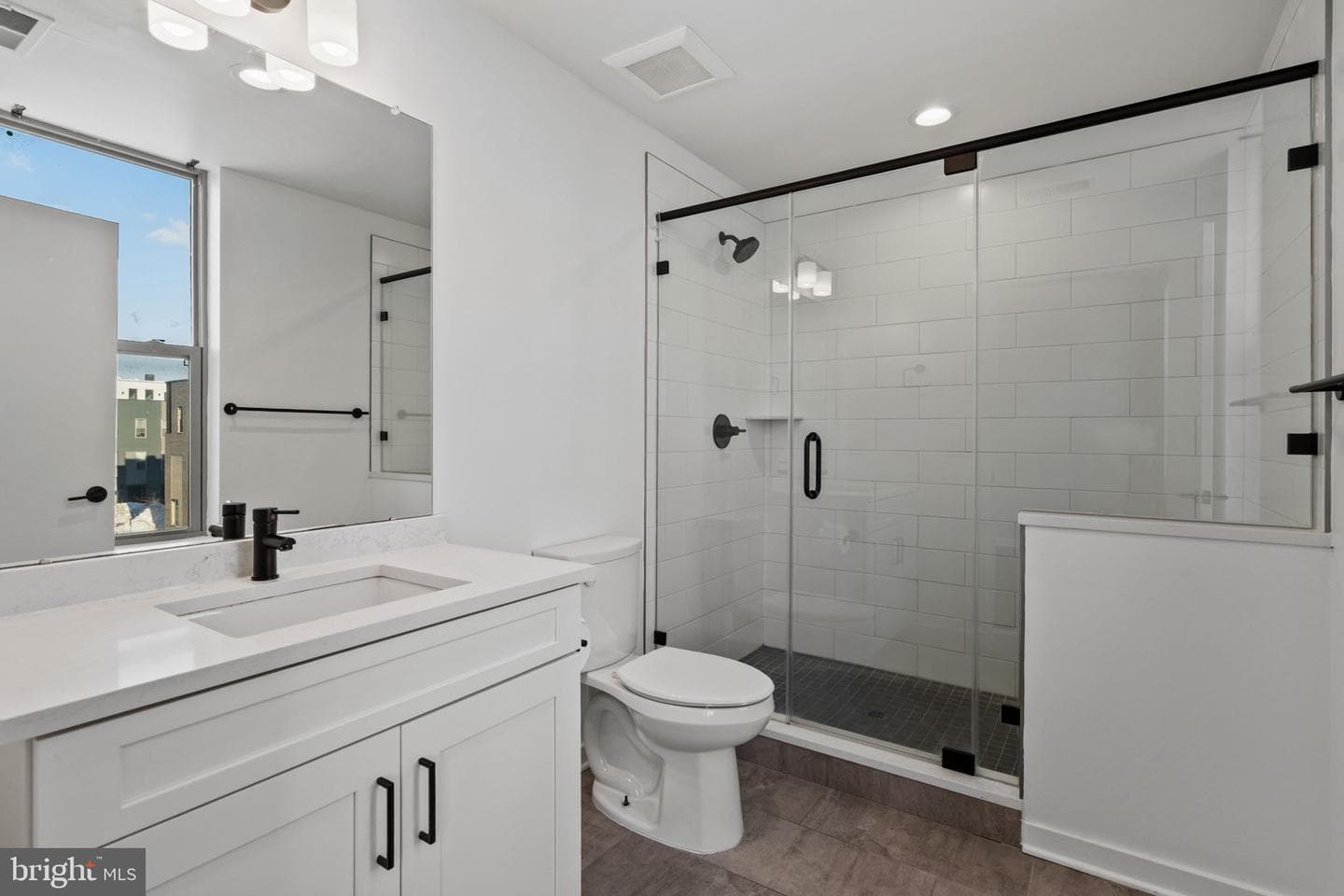 3200 Parkview Walk photo 24