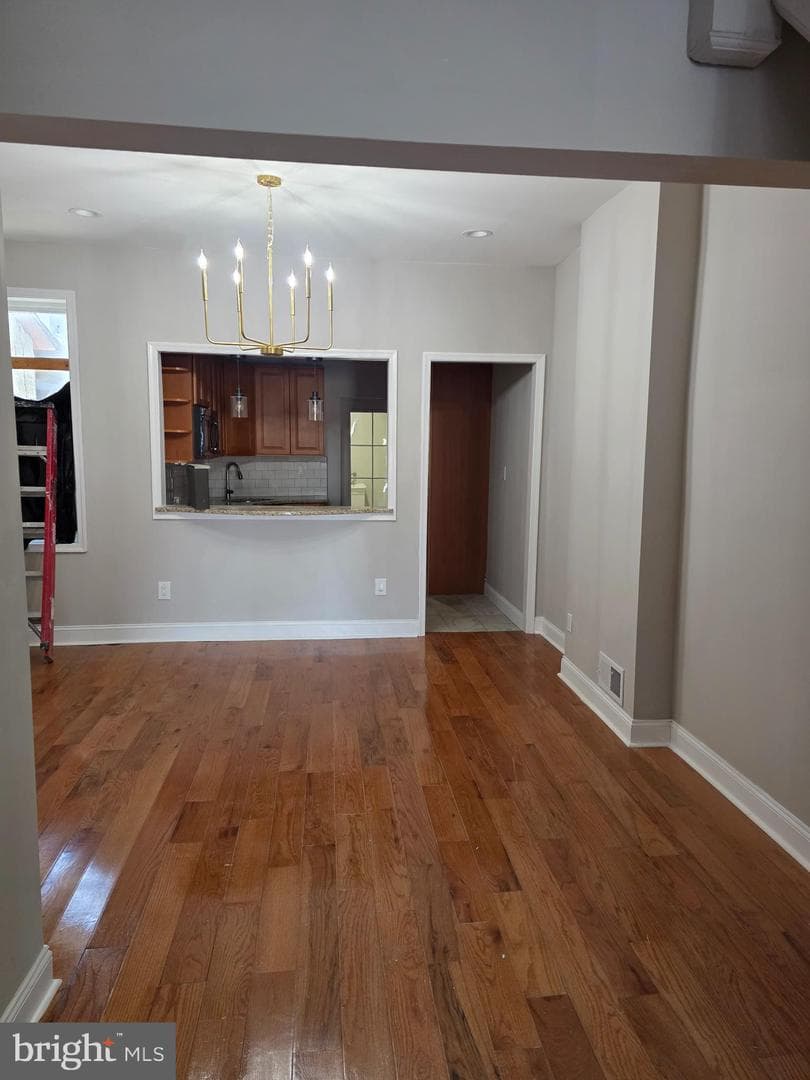 1612 W Glenwood Avenue photo 4