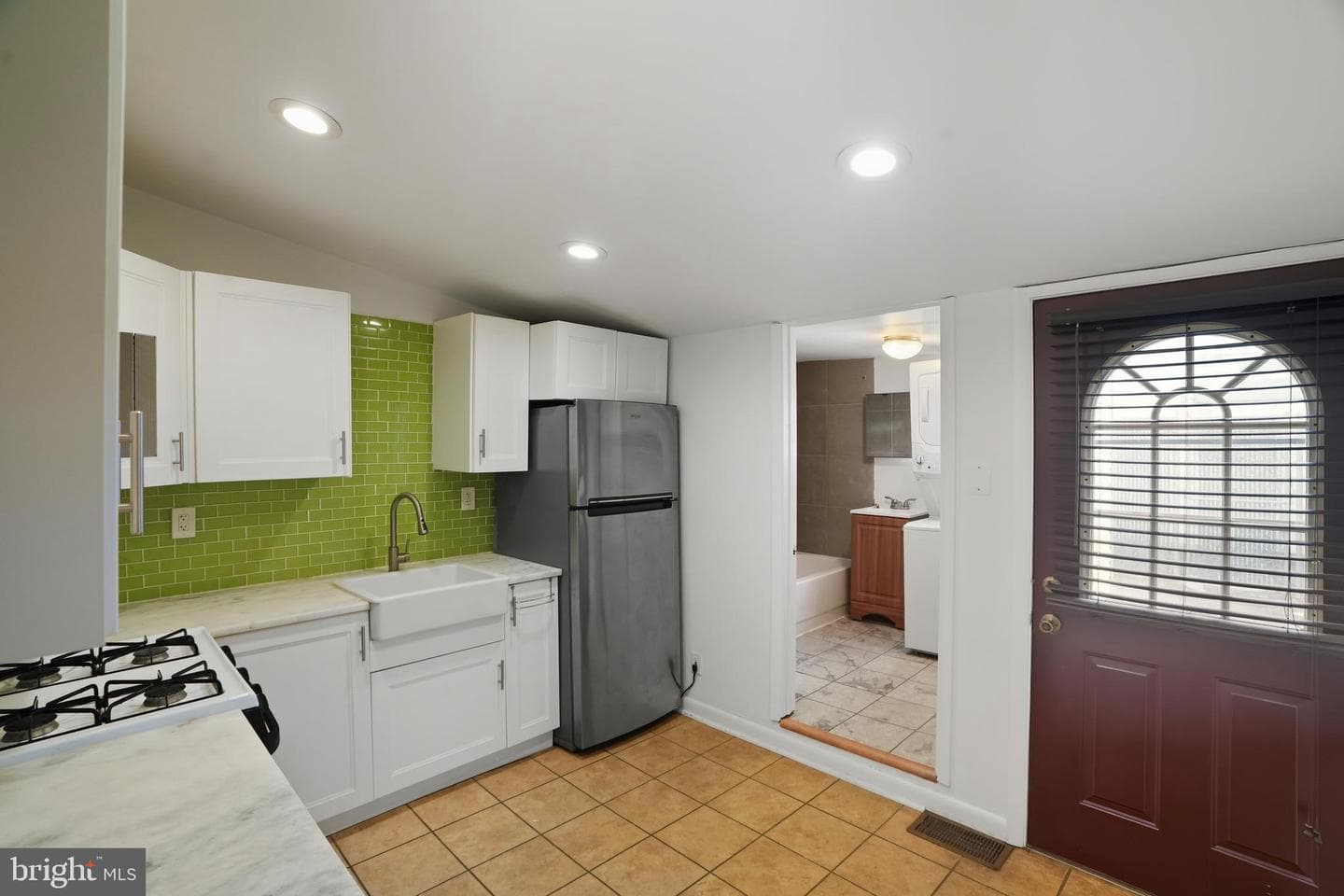 2833 Livingston Street photo 7