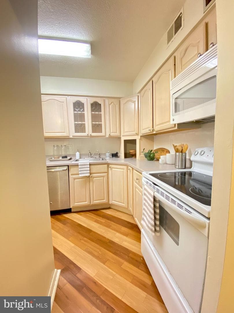 1420 Locust Street #7d photo 10