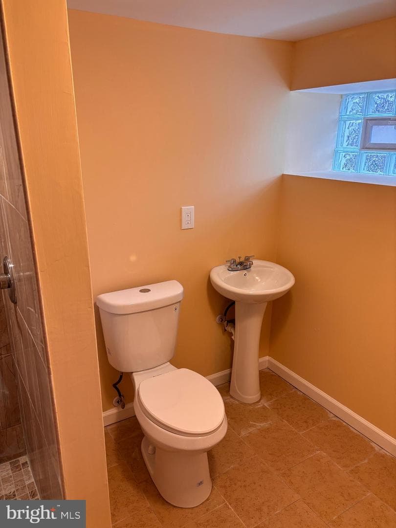 6442 N Sydenham Street photo 43