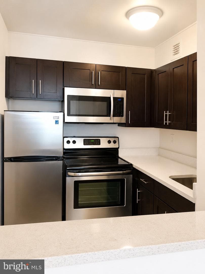 224 W Rittenhouse Square #817 photo 4