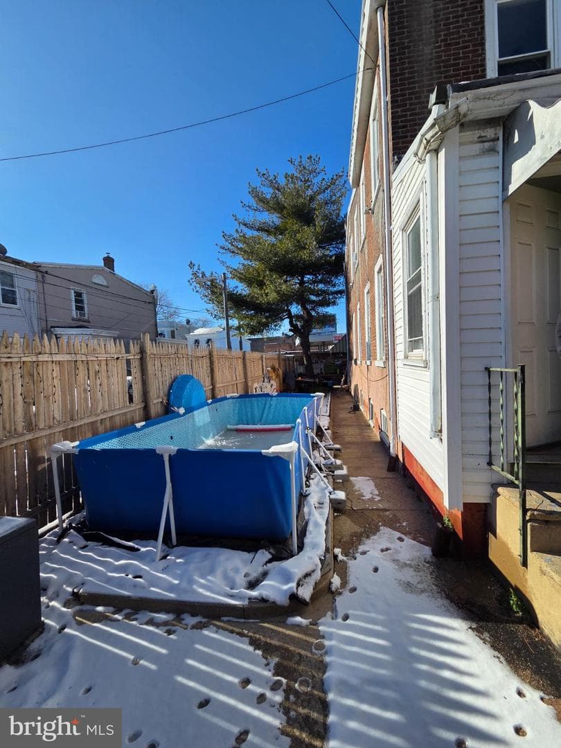 2069 Margaret Street photo 11