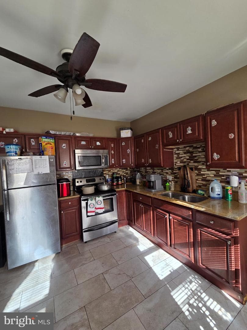 2069 Margaret Street photo 4