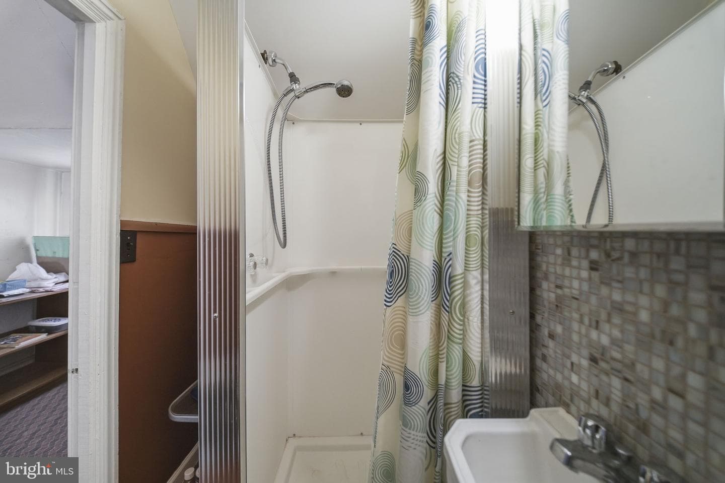 4612 Pulaski Avenue photo 17