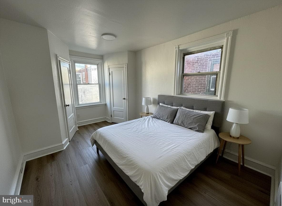 229 W Sheldon Street photo 5