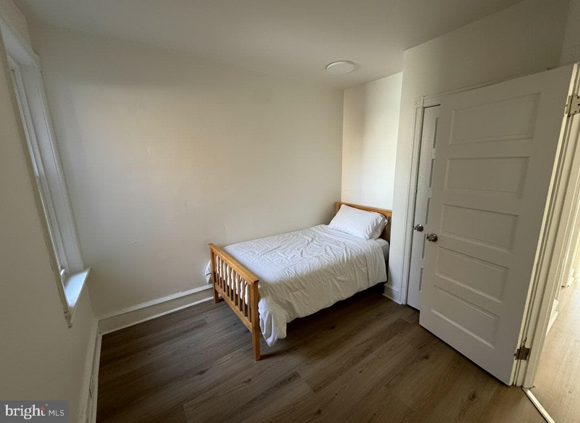 229 W Sheldon Street photo 6