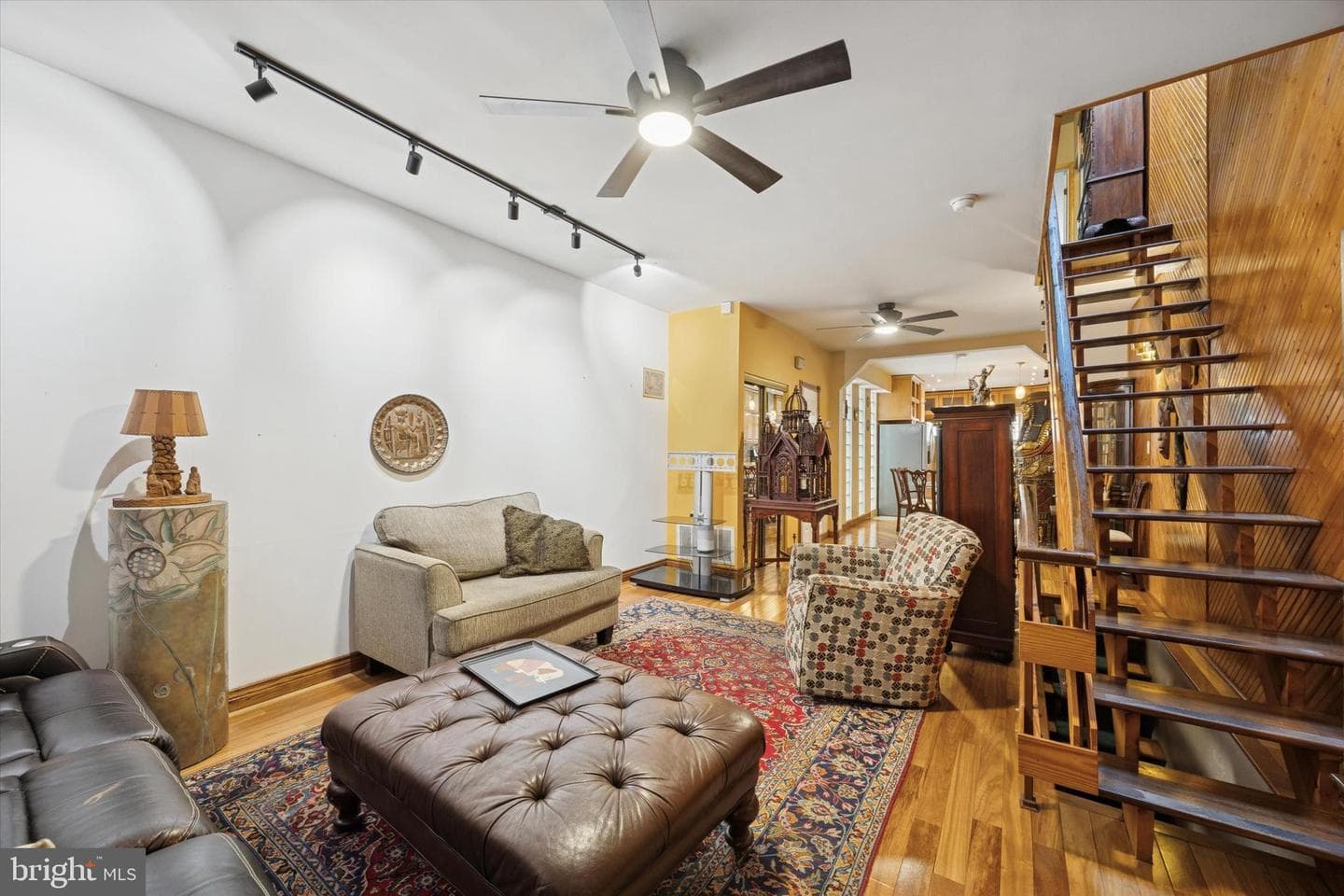 3431 E Thompson Street photo 3