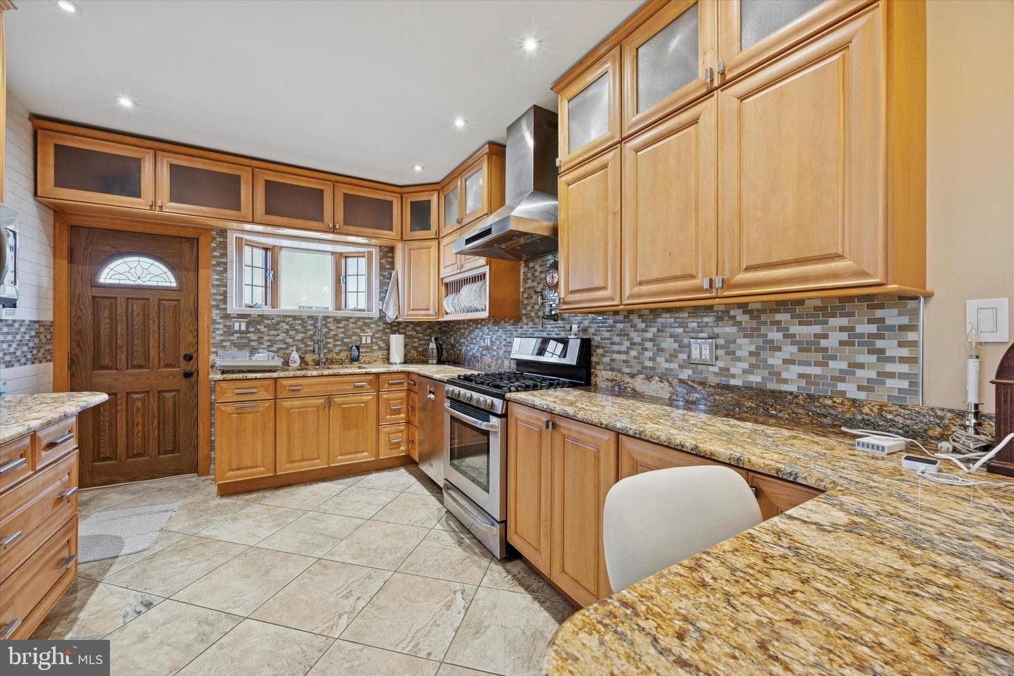 3431 E Thompson Street photo 6