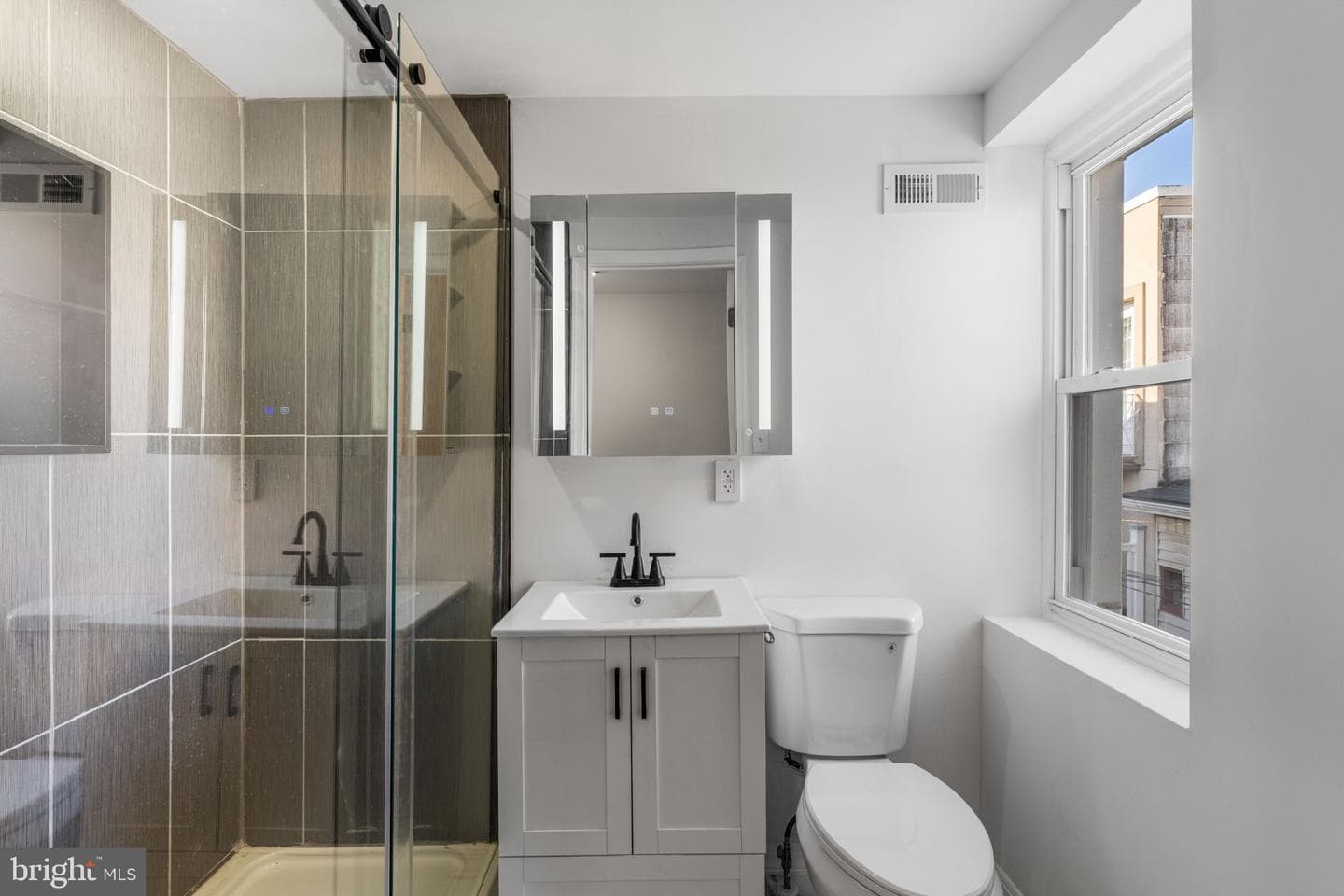 3058 Tilton Street photo 9