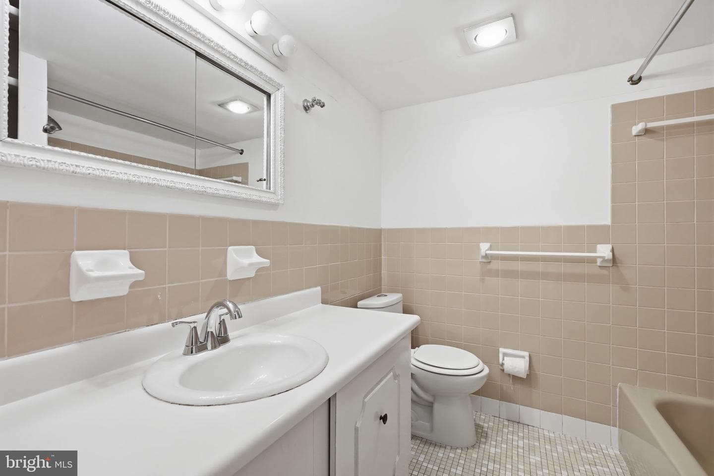 8910 Krewstown Road #118 photo 9