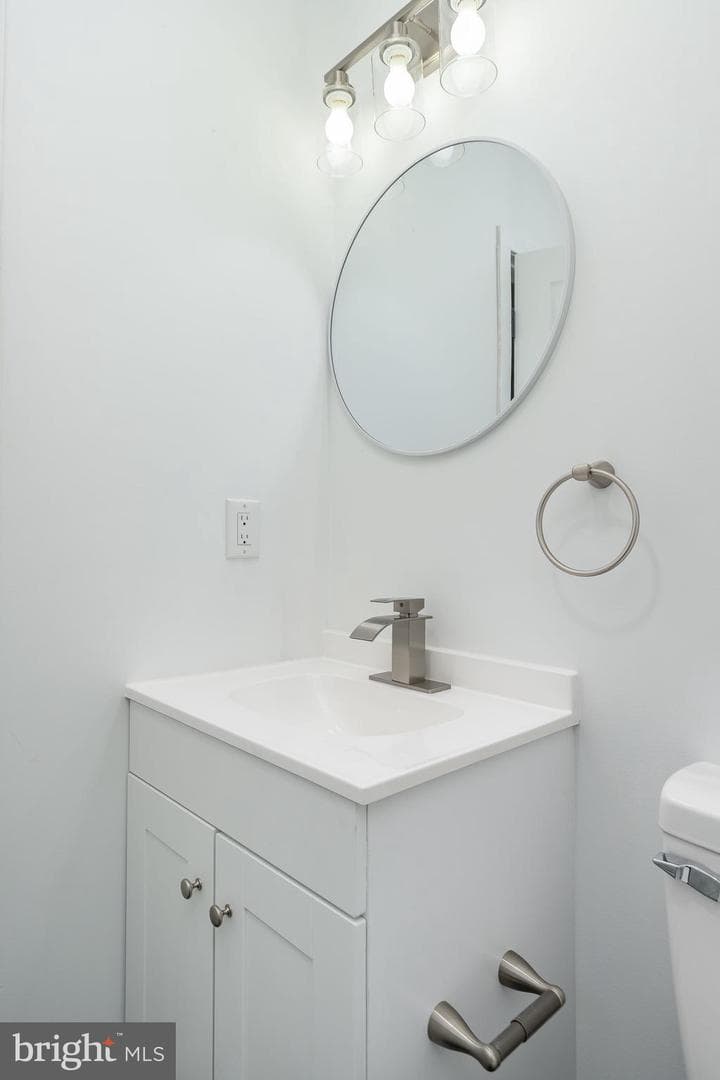 5208 Glenloch Street photo 11