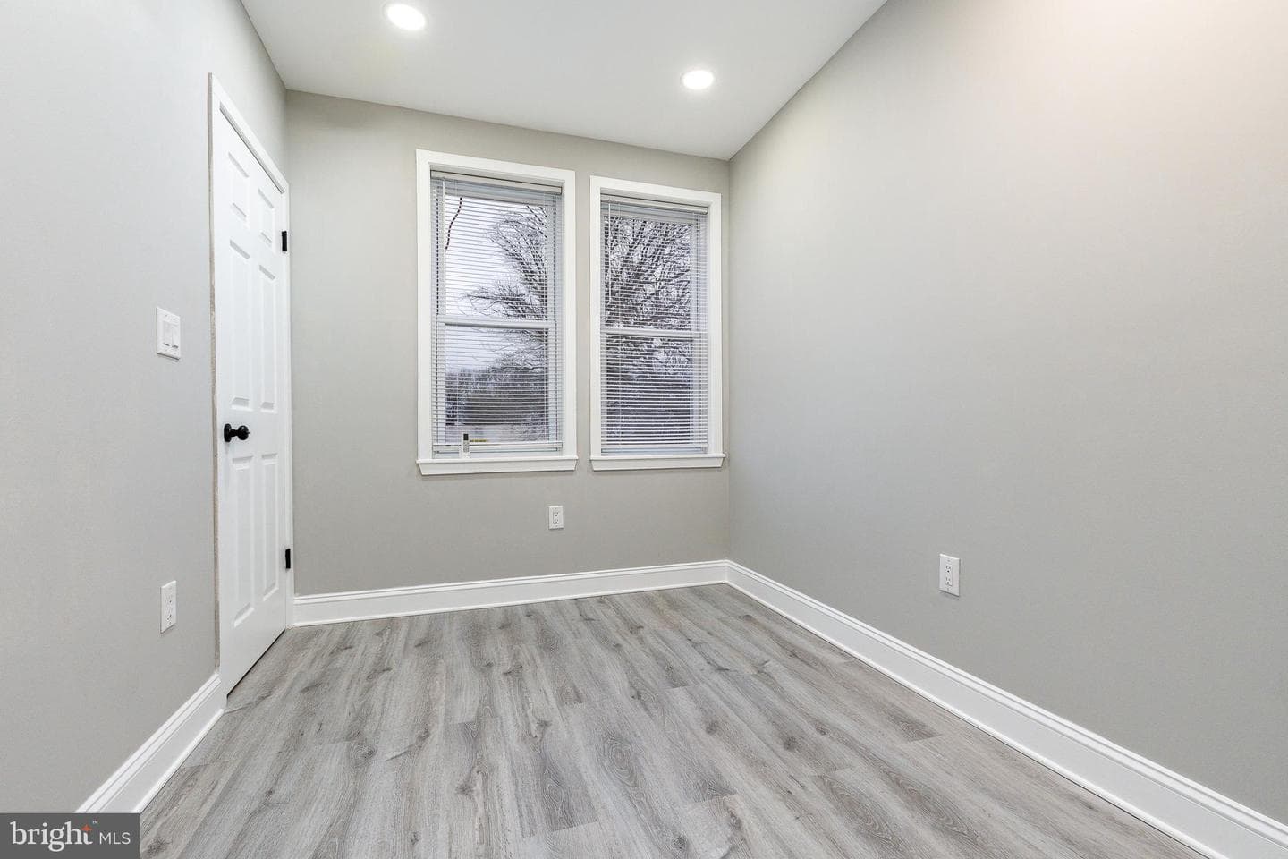 5208 Glenloch Street photo 15