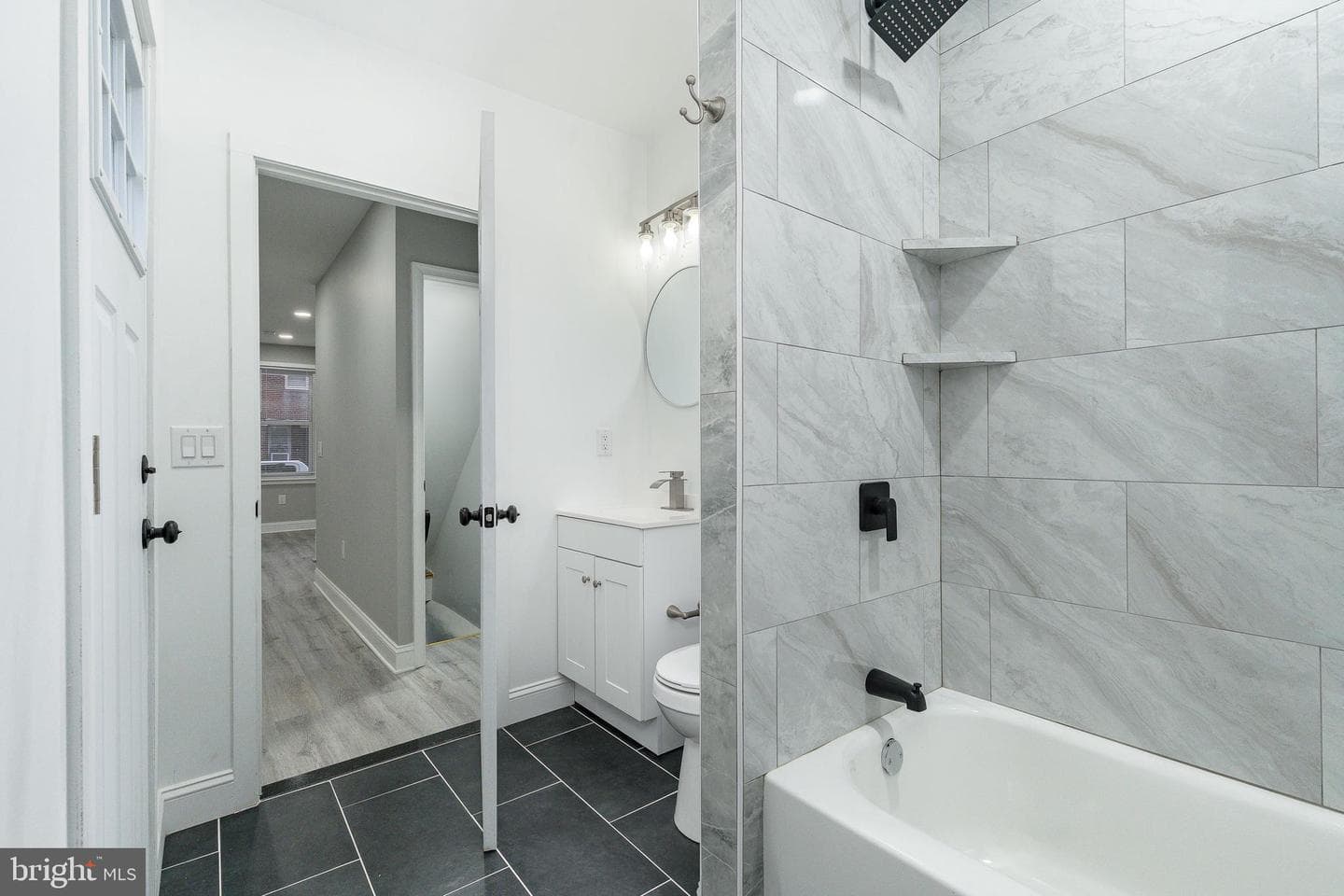 5208 Glenloch Street photo 9
