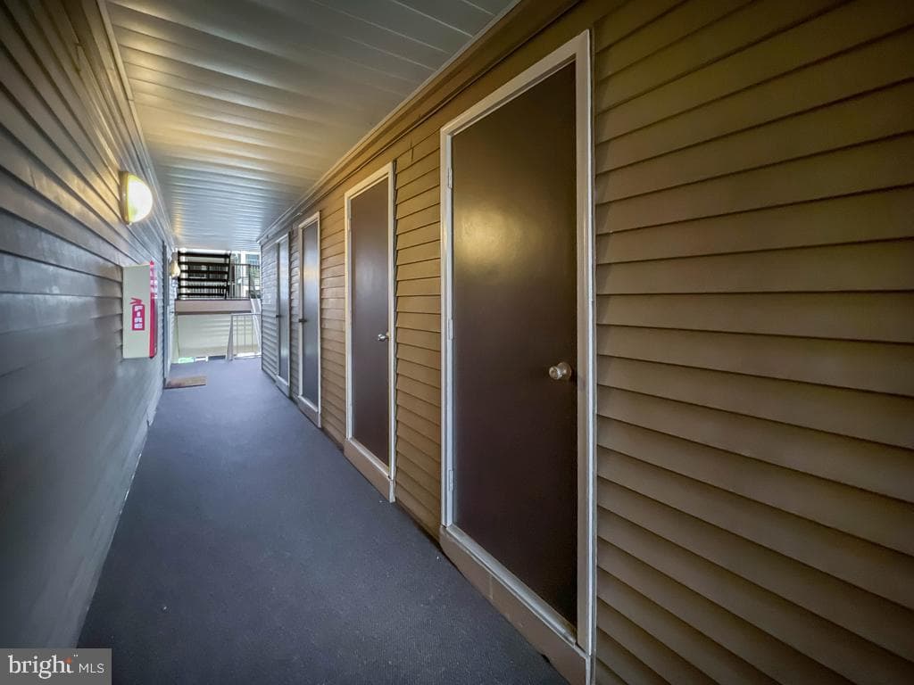 72203 Delaire Landing Road #203 photo 25