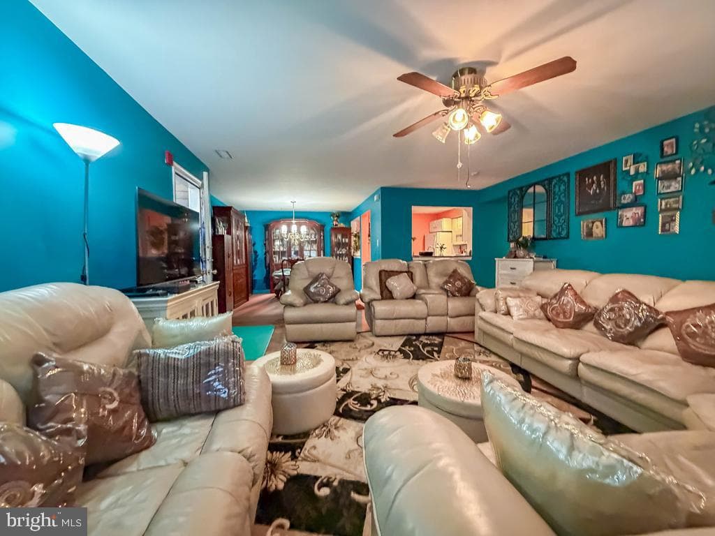 72203 Delaire Landing Road #203 photo 8