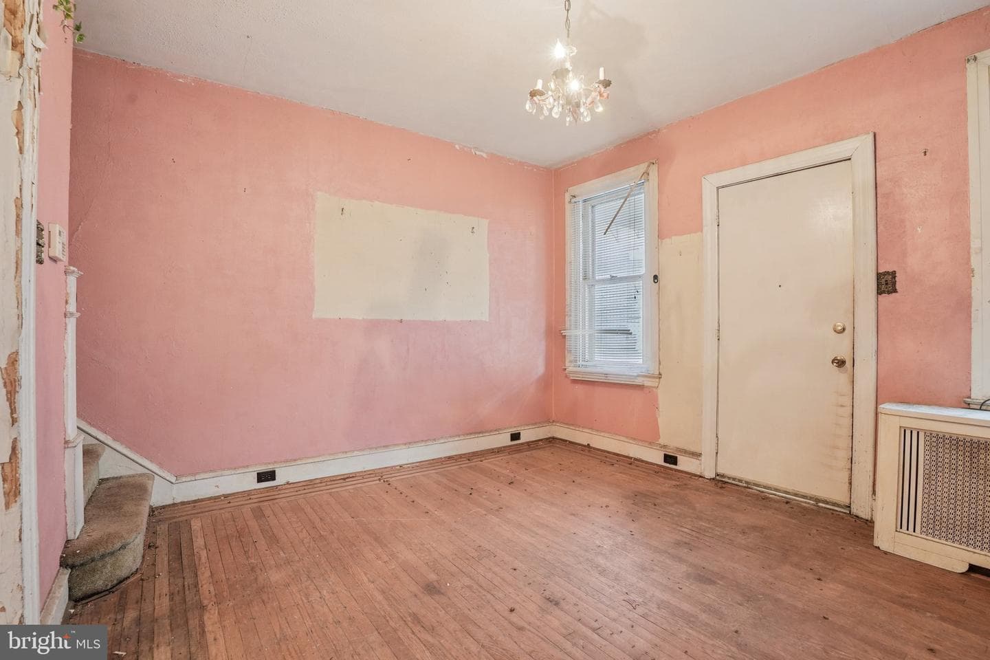 5322 James Street photo 6